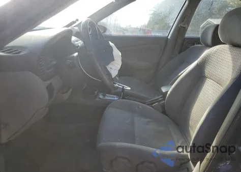 2005 Nissan Sentra 1.8 z USA, uszkodzony, nr VIN 3N1CB51D95L580321